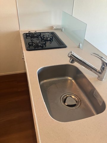 キッチン　コンパクトなキッチンで掃除もラクラク