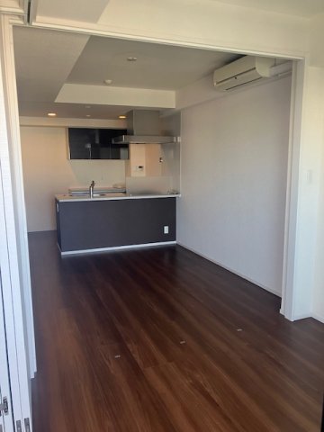 居室・リビング　こちらの居間で趣味の時間をお楽しみください