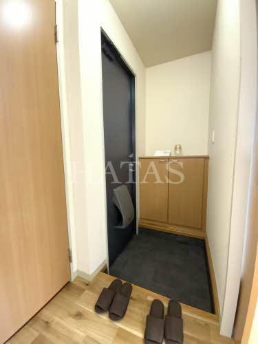 玄関　同物件別部屋です。