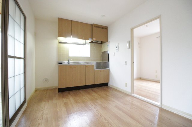 居室・リビング　※同タイプの間取りの別号室参考写真です。現況優先となります。