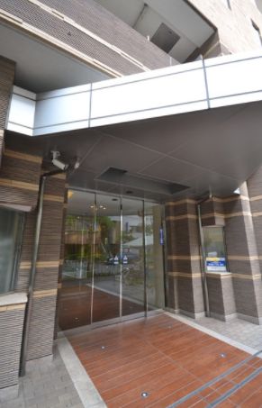 エントランス　ゆとりのあるエントランスです