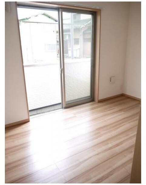 居室・リビング　使いやすい形の為、レイアウトを楽しめます♪