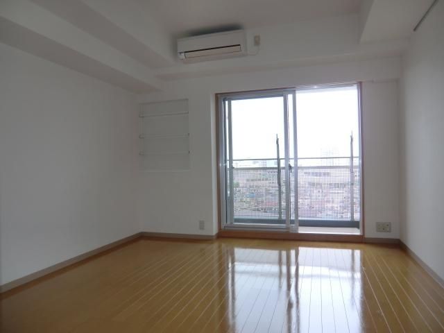 居室・リビング　エアコン付き洋室