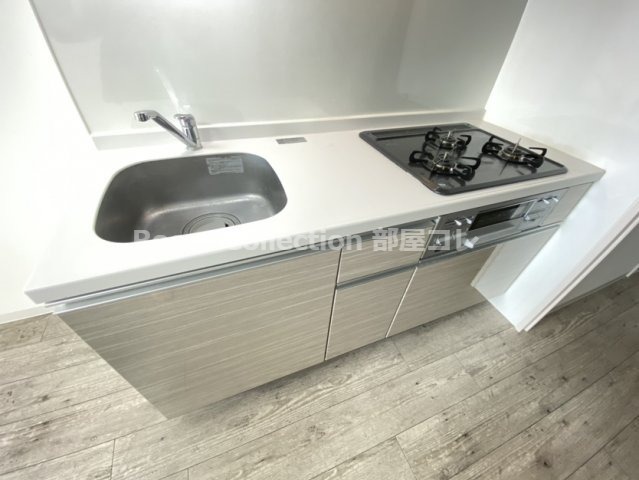 キッチン　※同物件写真同物件他部屋写真　反転・色違いの場合有　現状優先