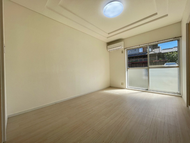 居室・リビング　別号室の写真です