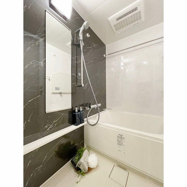 バス・シャワールーム　※別部屋参考写真