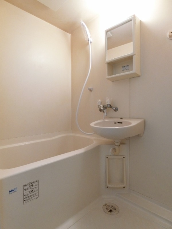 バス・シャワールーム　図面と現状に相違がある場合には現状を優先