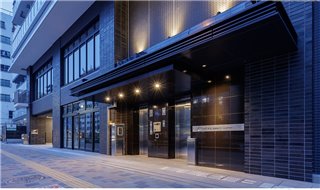 エントランス　高級感あるエントランスでございます