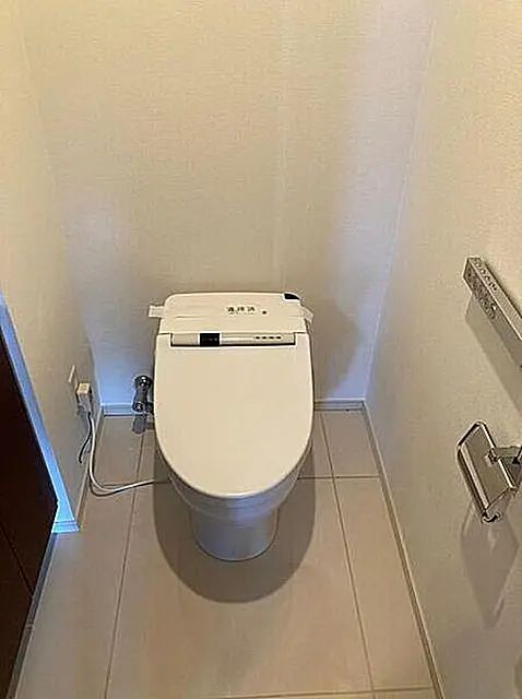 トイレ　※別部屋の参考写真です。