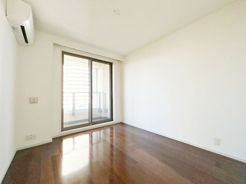 居室・リビング　※別部屋の参考写真です。