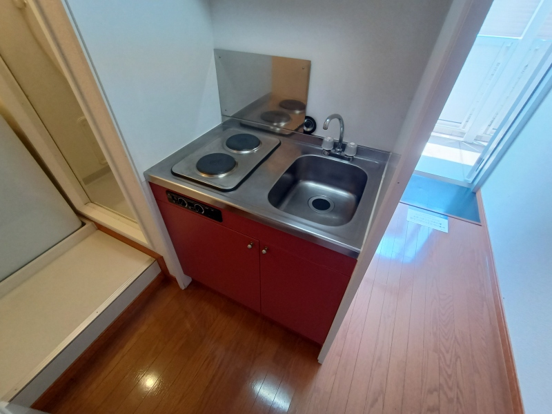 キッチン　コンロは２口コンロです。