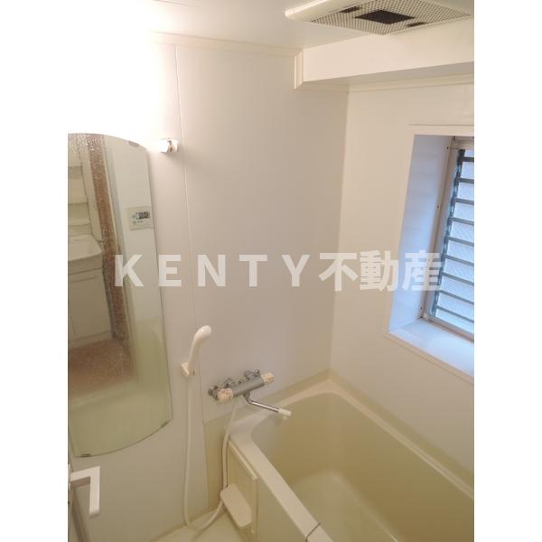 バス・シャワールーム　ゆったり過ごせるお風呂です