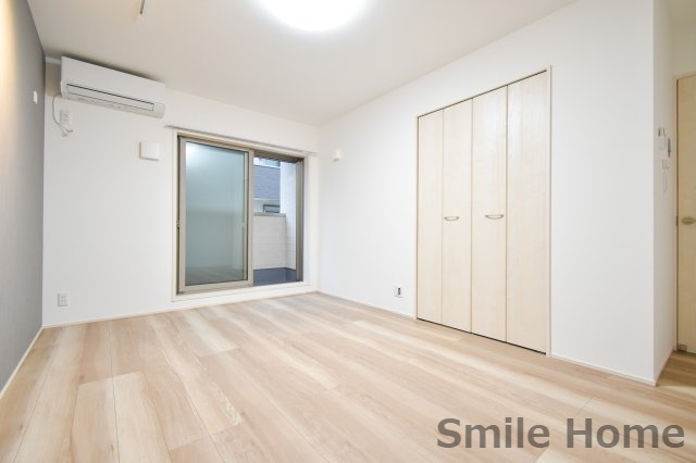 居室・リビング　引越しした日から快適　エアコン付きのお部屋です