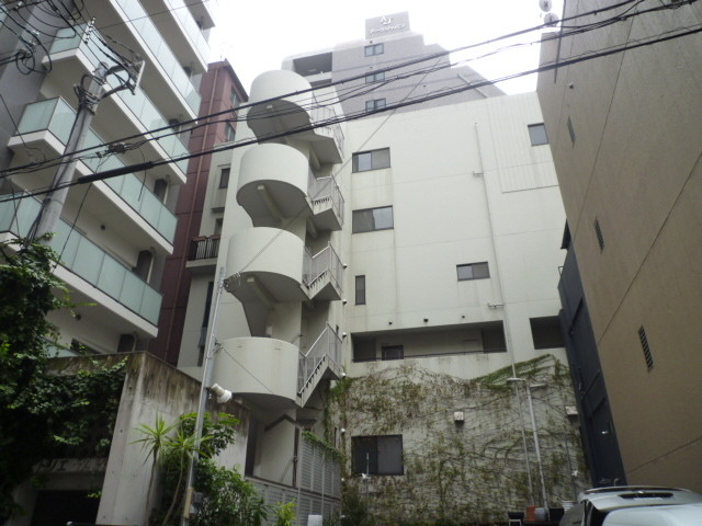 建物外観　落ち着いたお洒落な外観