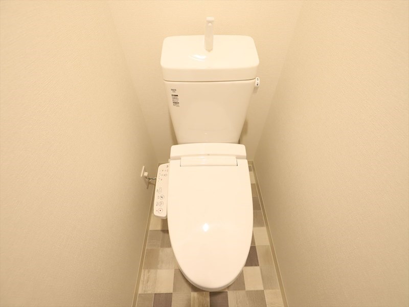トイレ　温水洗浄暖房便座付トイレ