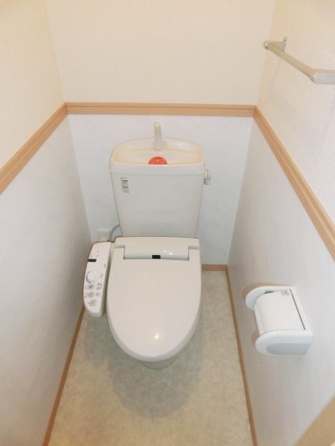 トイレ　ウォシュレットです。意外と要望の多い設備なんですよ。