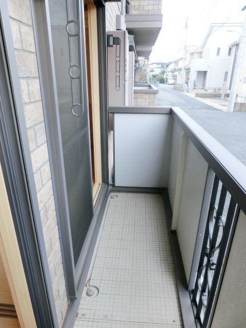 バルコニー　洗濯物が沢山干せますね。