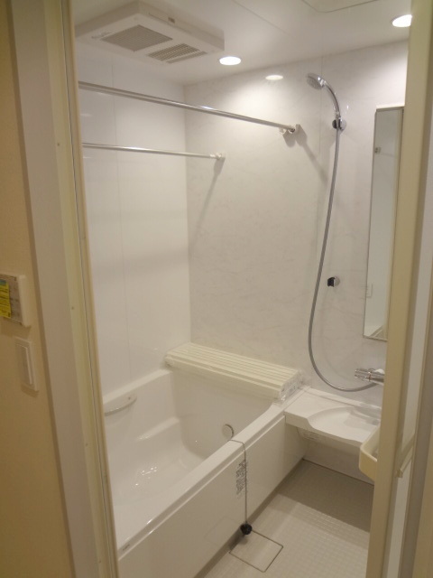 バス・シャワールーム　★浴室乾燥機・追い焚機能付きバスルーム★