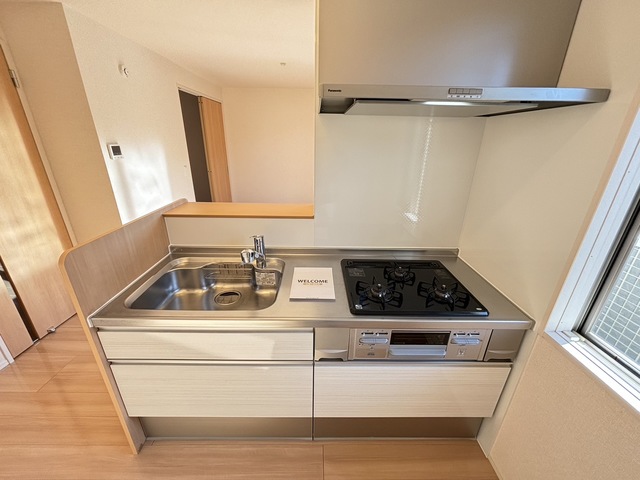 キッチン　別部屋参考写真です