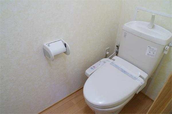 トイレ　類似室内
