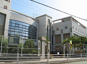 小学校　神戸市立長田南小学校（小学校）まで629m