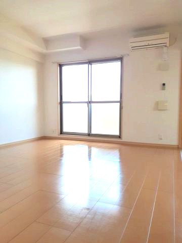 居室・リビング　こちらのリビングで趣味の時間をお楽しみください