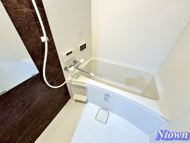 バス・シャワールーム　落ち着いた空間のお風呂です