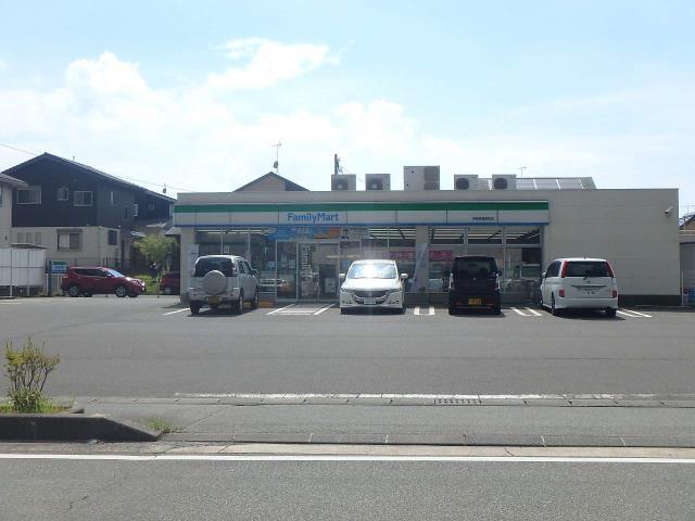 コンビニ　ファミリーマート伊集院猪鹿倉店（コンビニ）まで1049m