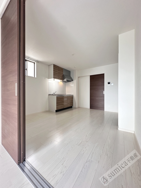 居室・リビング　ホワイトベースで明るい内装♪