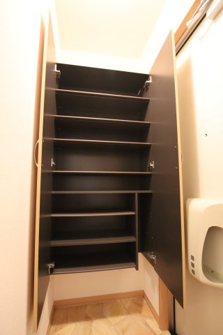 収納　シューズボックス