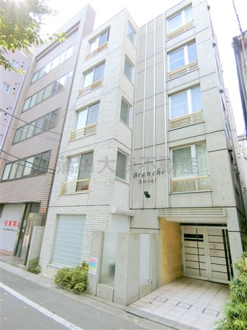 建物外観　2011年2月築　RC鉄筋コンクリート造地上5階建て総戸数1