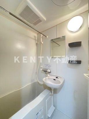 バス・シャワールーム　落ち着いた空間のお風呂です