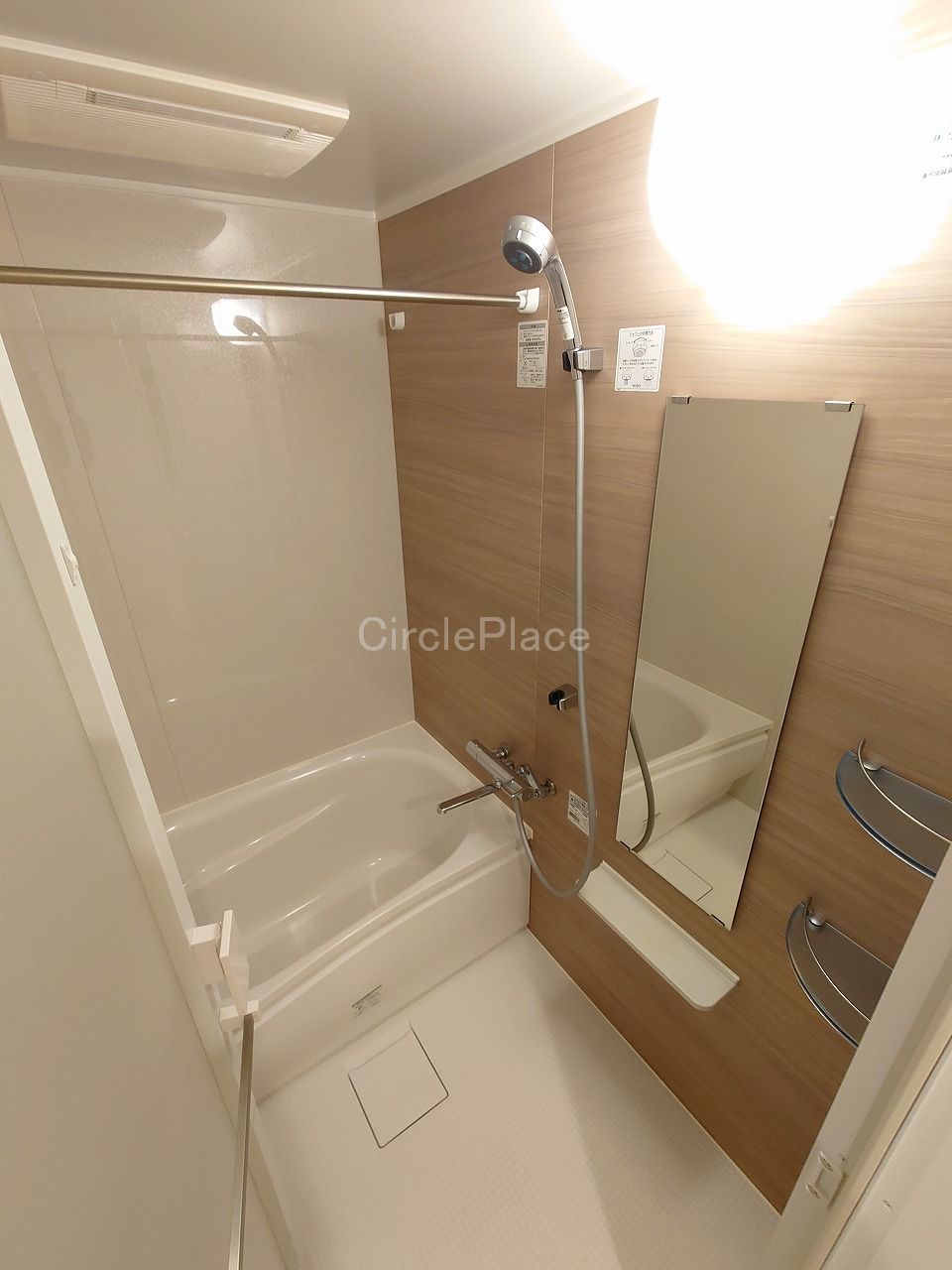 バス・シャワールーム　浴室乾燥機付き