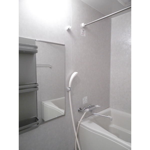 バス・シャワールーム　浴室乾燥機付き