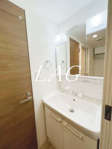 洗面設備　独立洗面台です。