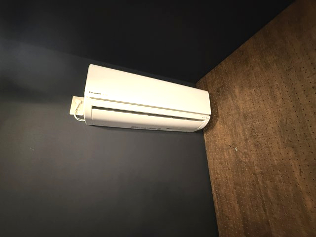 その他設備　バイクガレージにもエアコン設置