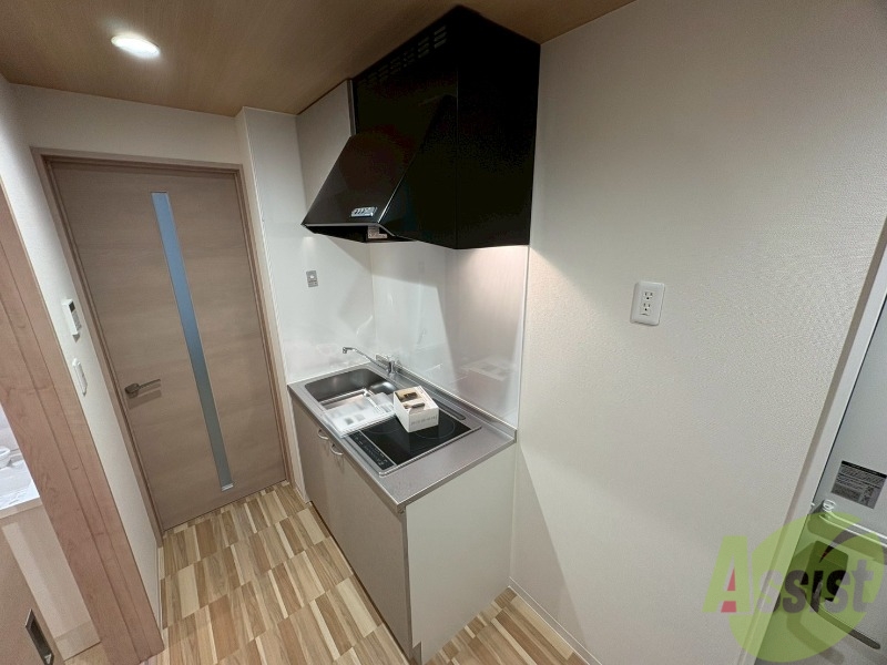 キッチン　キッチンはＩＨコンロ付きのシステムキッチンです。