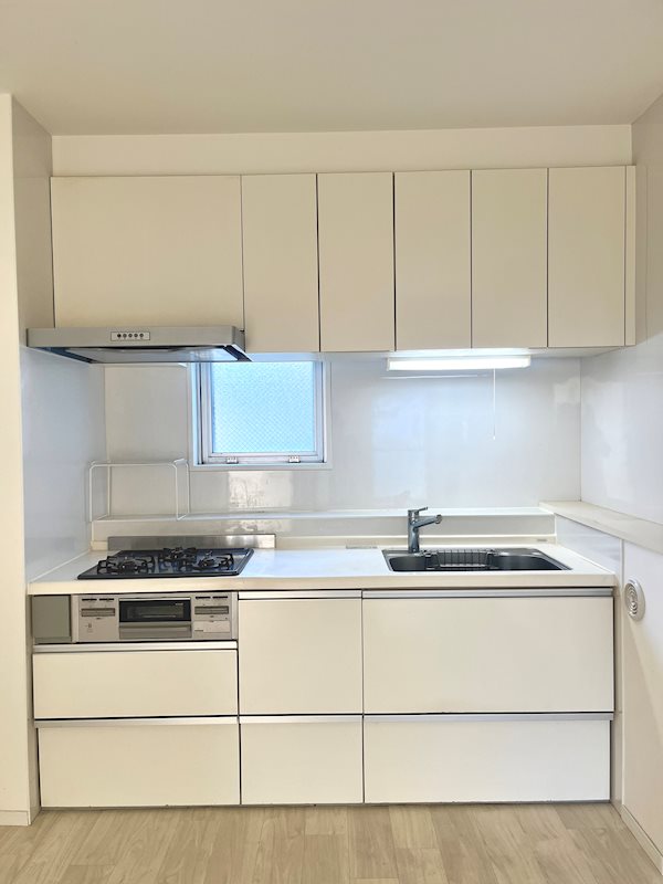 キッチン　3口コンロ付システムキッチン