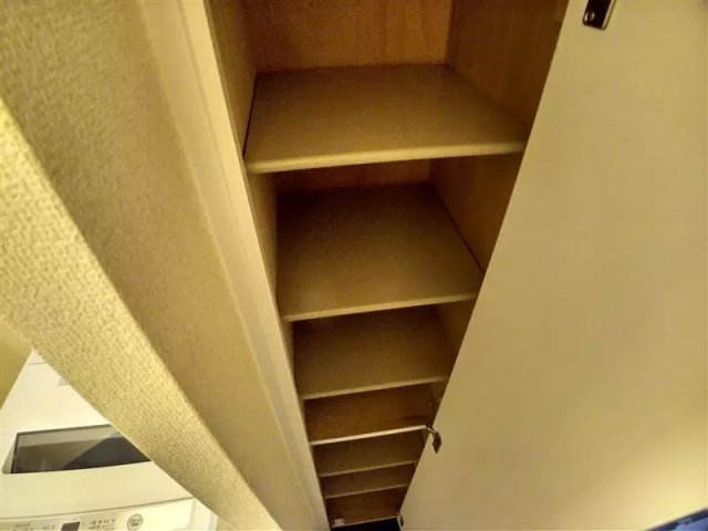 玄関　同物件別号室