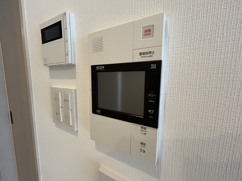 セキュリティ　TVモニター付きインターホン