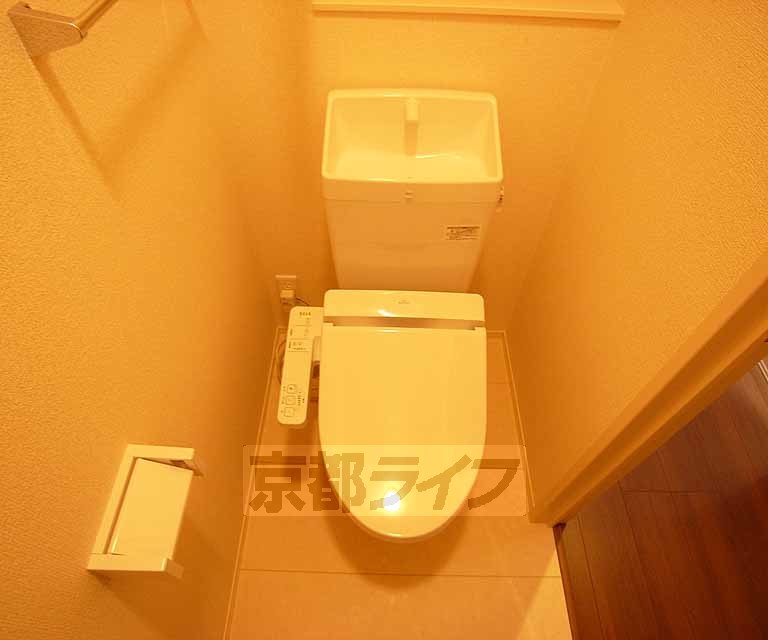 トイレ　ウォシュレット付きです。