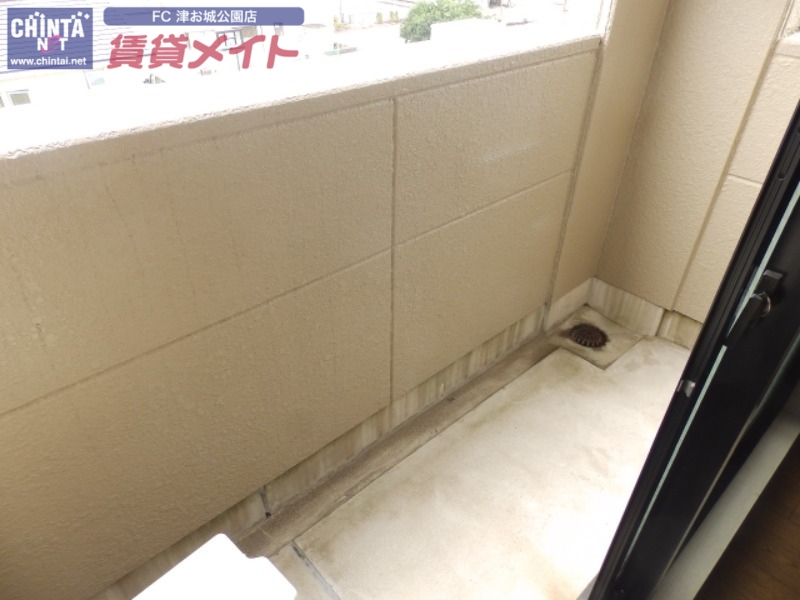 バルコニー　同物件別室画像