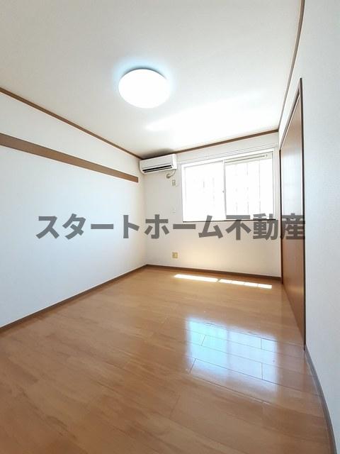 居室・リビング　こちらのリビングで趣味の時間をお楽しみください