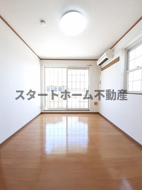 その他部屋・スペース　使い勝手のいい寝室です