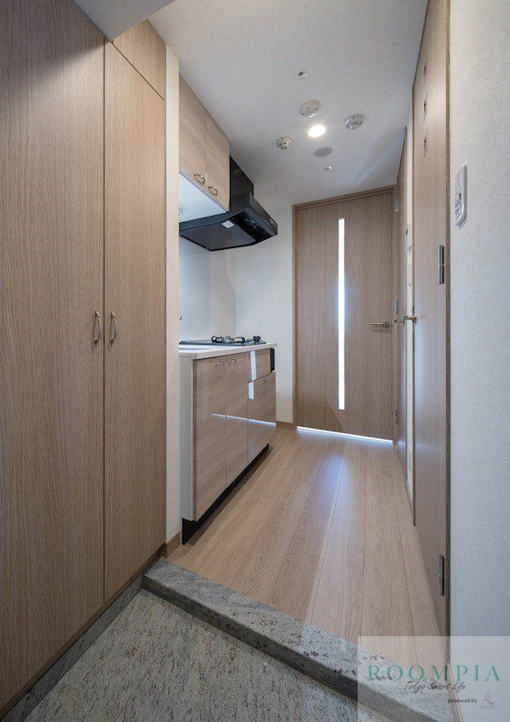 玄関　※同タイプの別のお部屋です。