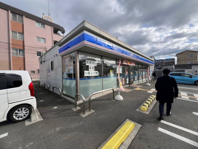 コンビニ　ローソン（コンビニ）まで733m