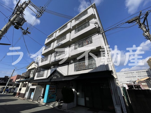 建物外観　外観は落ち着いています