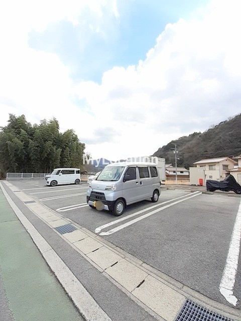 駐車場　☆敷地内に駐車場があります☆