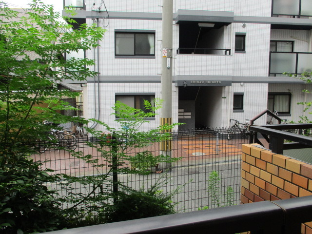 眺望　１階ですが人が入ってきにくい造りです