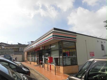コンビニ　セブンイレブン大村東三城町店（コンビニ）まで1034m
